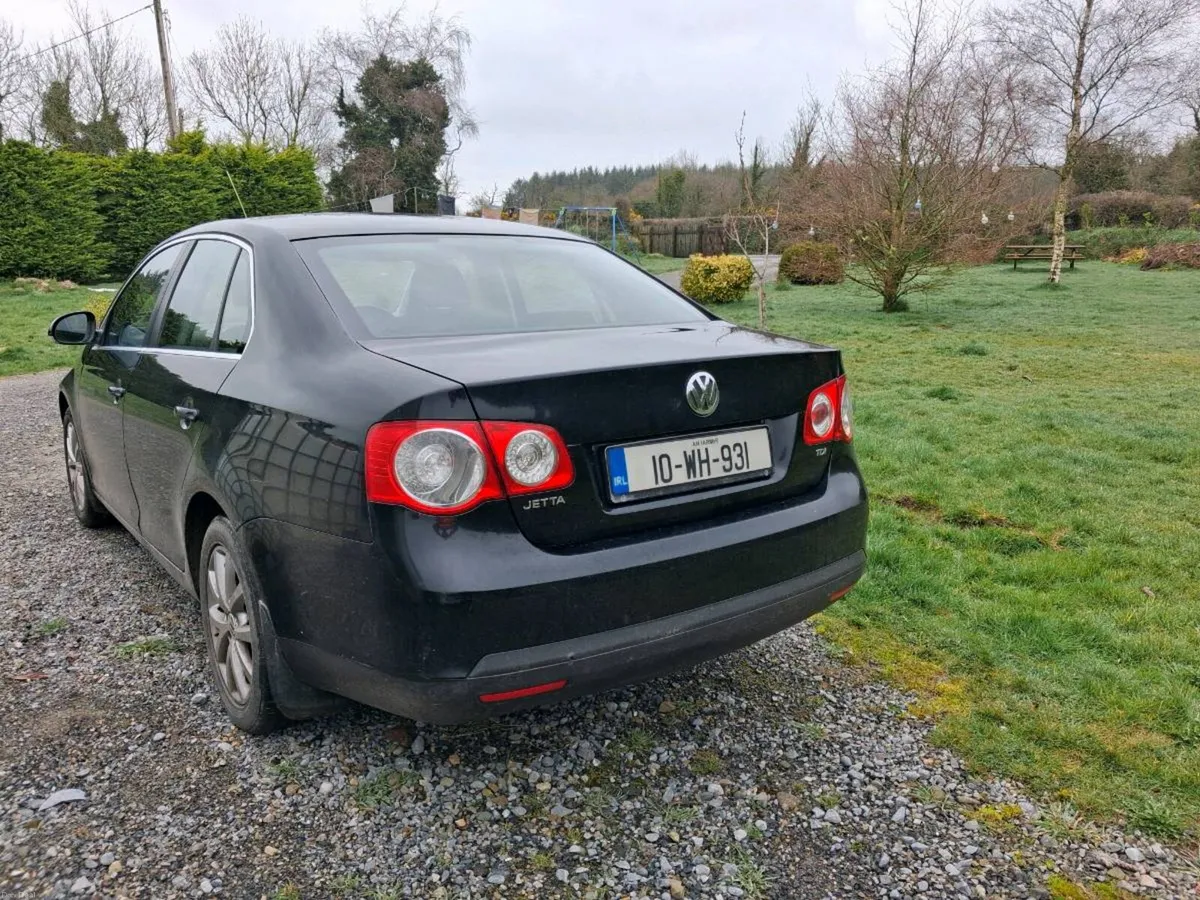 Volkswagon Jetta 2010 - Image 2