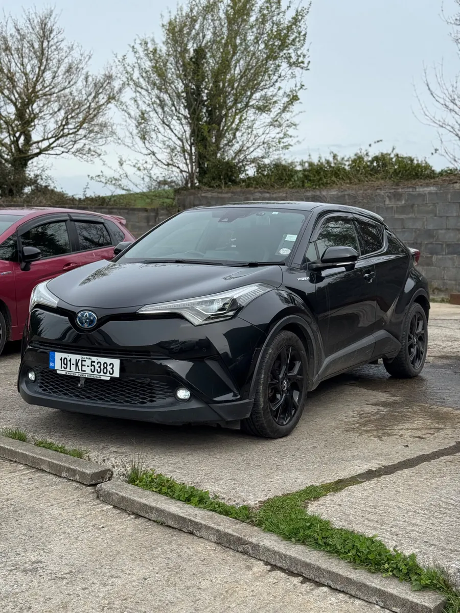 Toyota CHR G LED White Leather Trim 2019 - Image 3
