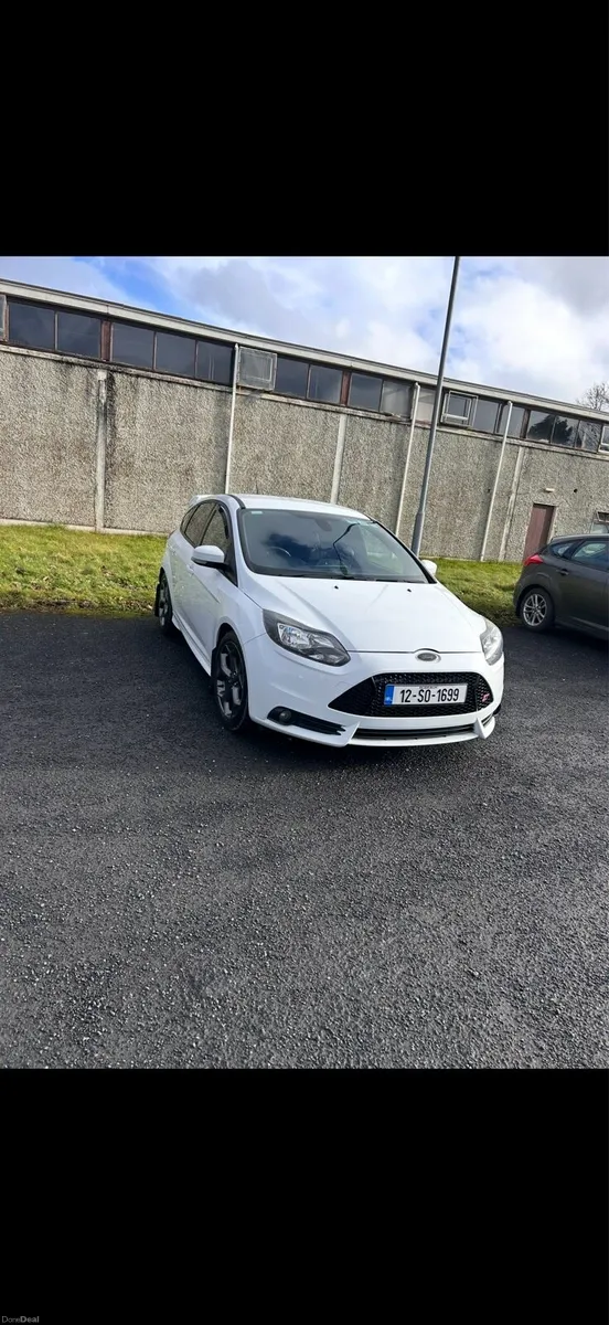 Ford Focus ST-2 Petrol 290Bhp - Image 1