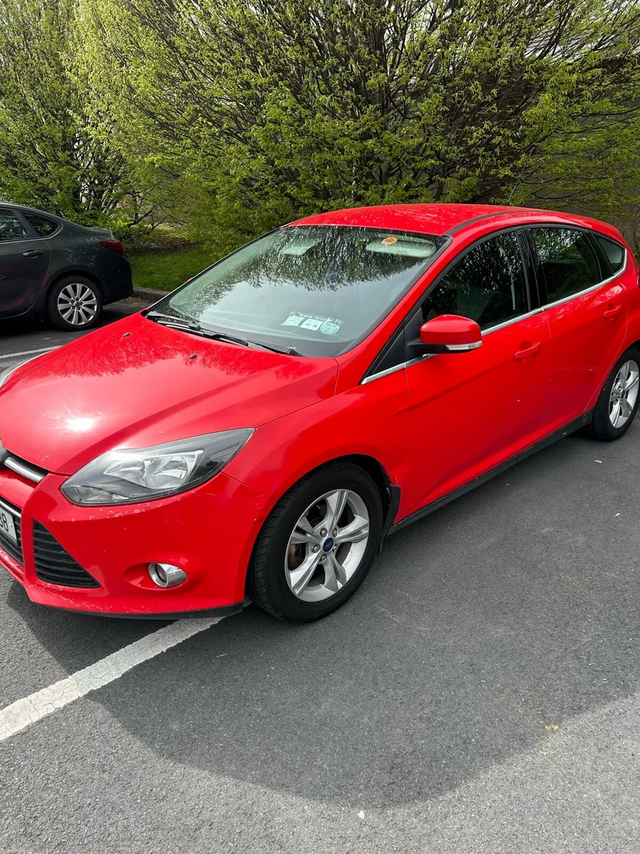 Red ford focus - Image 3