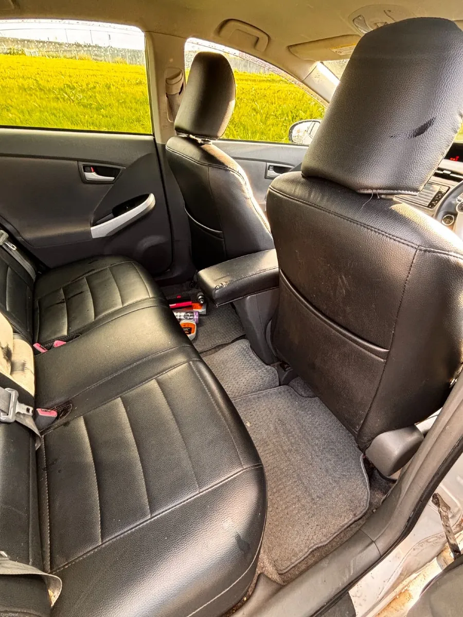 Toyota Prius 2010 - Image 2