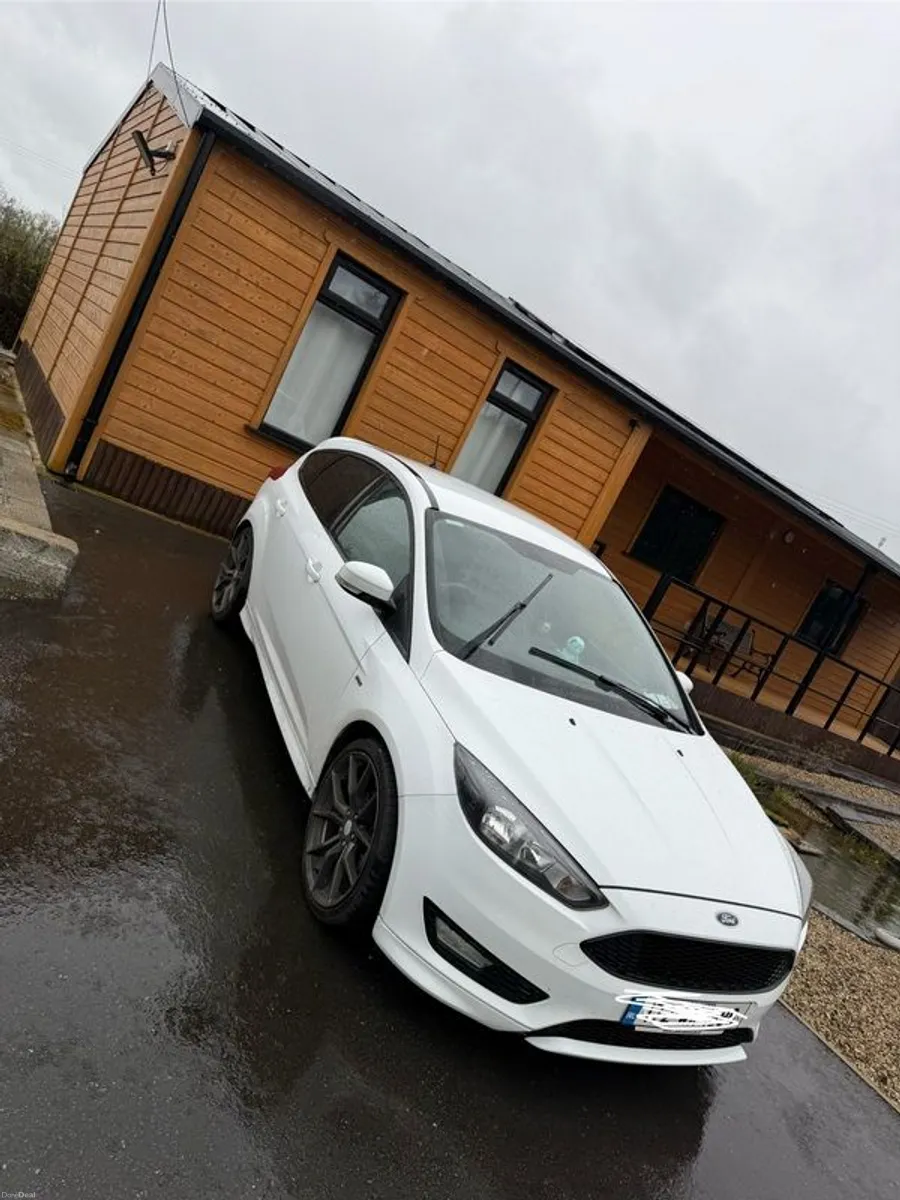 2017 Ford Focus - Image 2