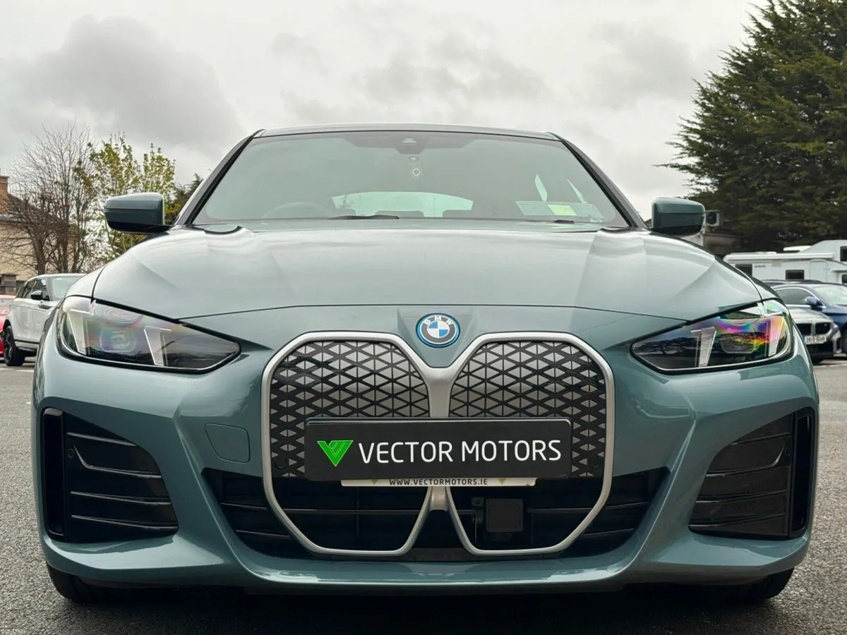 BMW i4 M-SPORT EDRIVE40 UPGRADED 20" WHEELS - Image 3