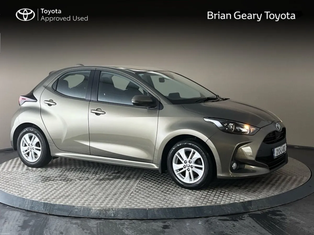 Toyota Yaris 1.0 LUNA 4DR - Image 1