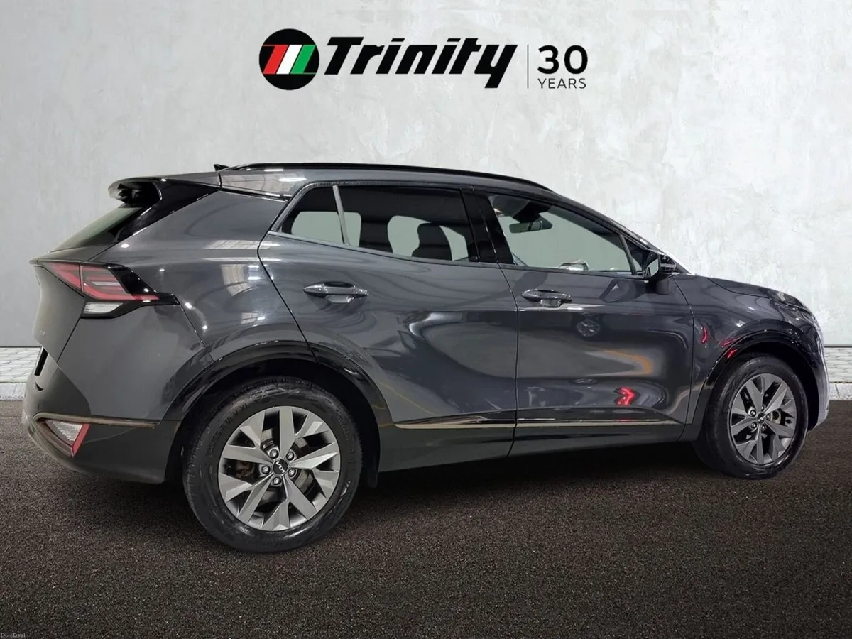 Kia Sportage ** ANNIVERSARY EDITION ** HYBRID ** A - Image 3