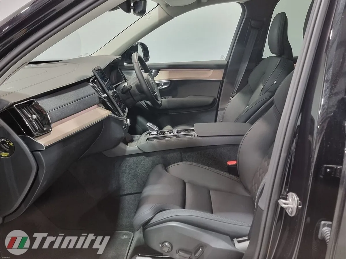 Volvo XC90 ** PLUS DARK ** T8 2.0 PHEV ** AWD ** A - Image 4
