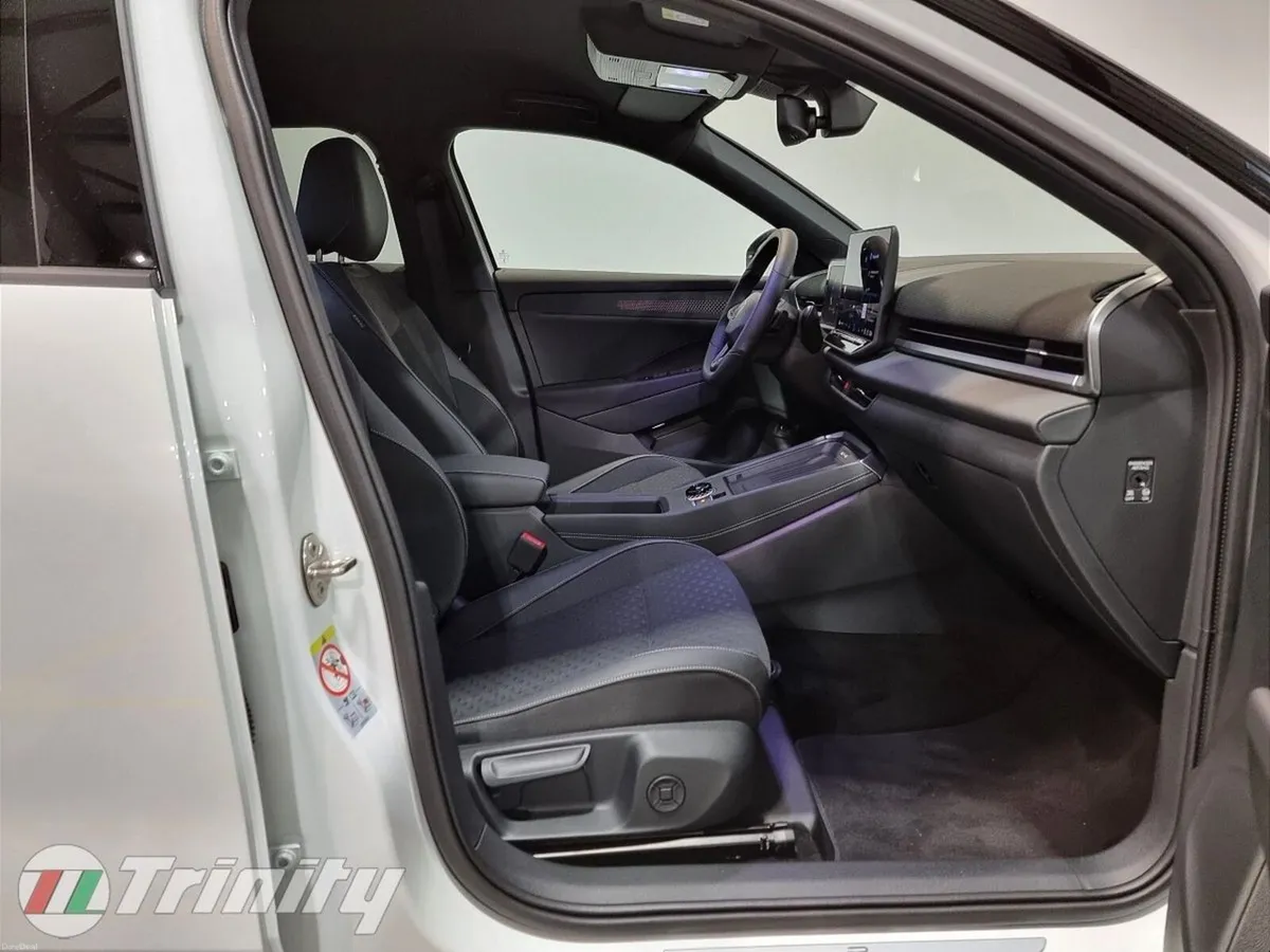 Volkswagen T-Roc **AVAILABLE TO ORDER ** NEW 2026 - Image 4