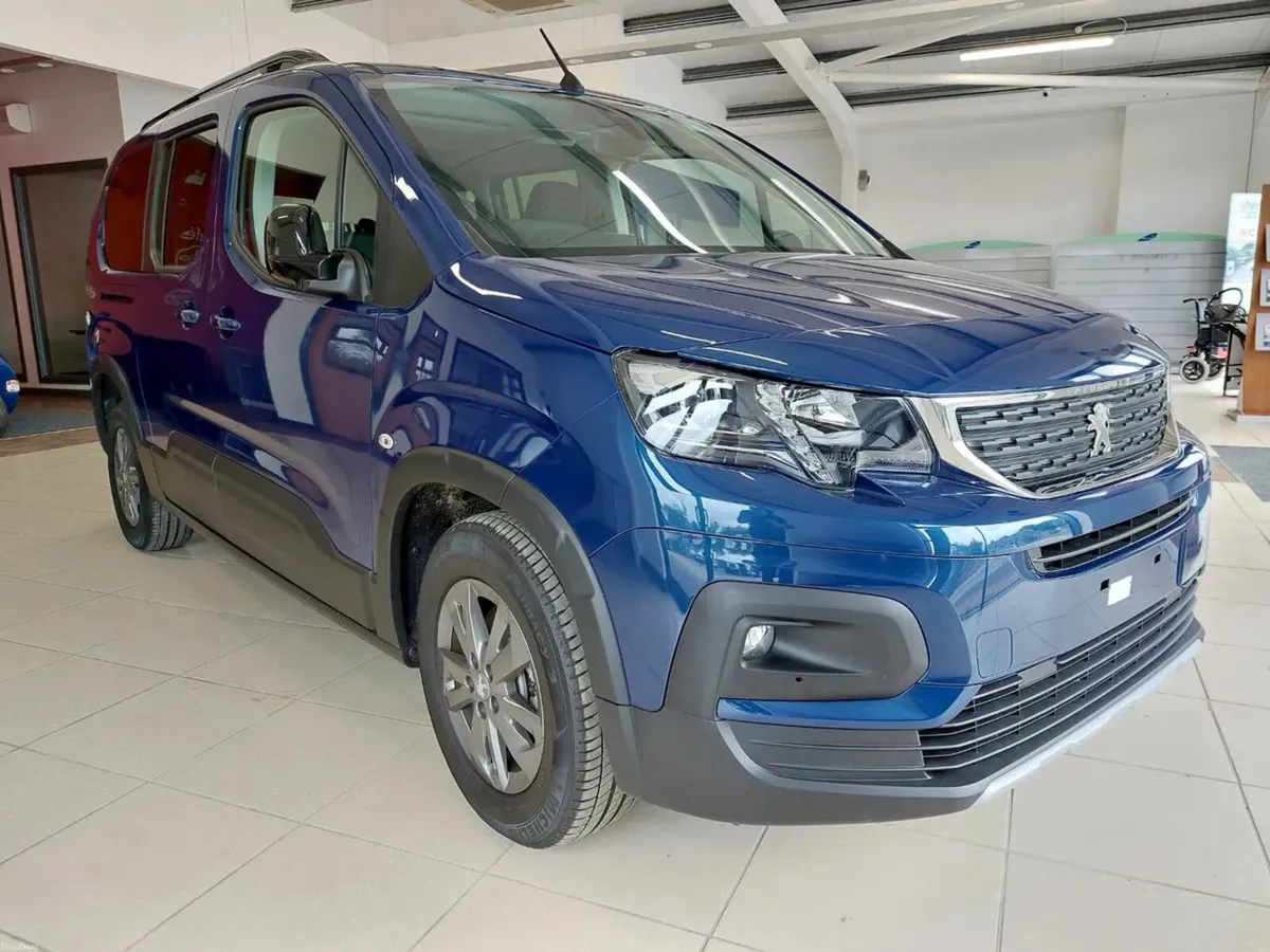 Wheelchair Car 2023 Peugeot Rifter - Image 2