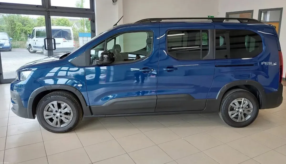 Wheelchair Car 2023 Peugeot Rifter - Image 3