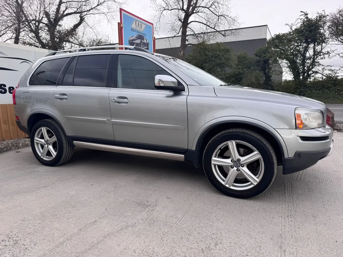 11 Volvo XC90 2.4D AWD R-Design Geartronic - Image 4