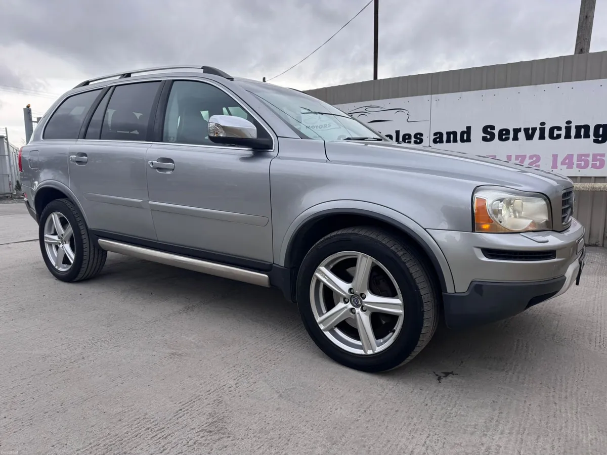 11 Volvo XC90 2.4D AWD R-Design Geartronic - Image 2