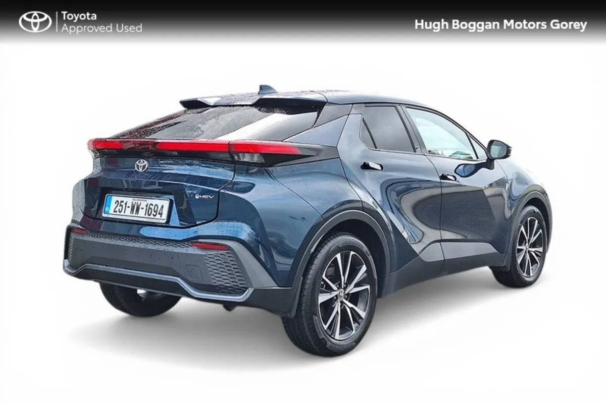Toyota C-HR Sport Hybrid - Image 2