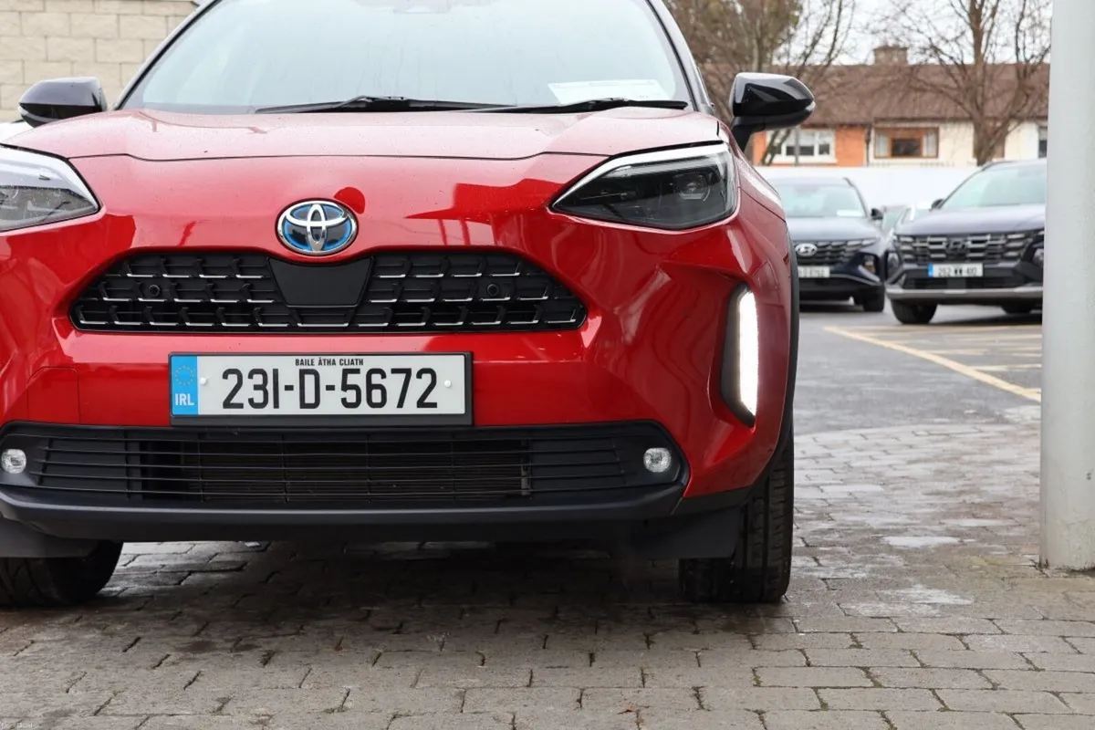 Toyota Yaris Cross 1.5 Hybrid Sol, Low Mileage - Image 3