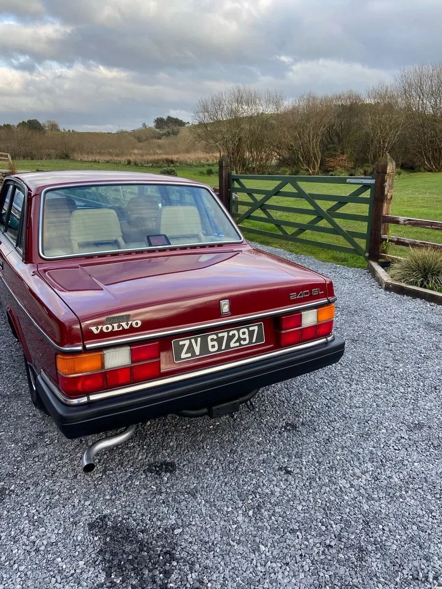 VOLVO 240 GL - AUTOMATIC FULLY LOADED - Image 1