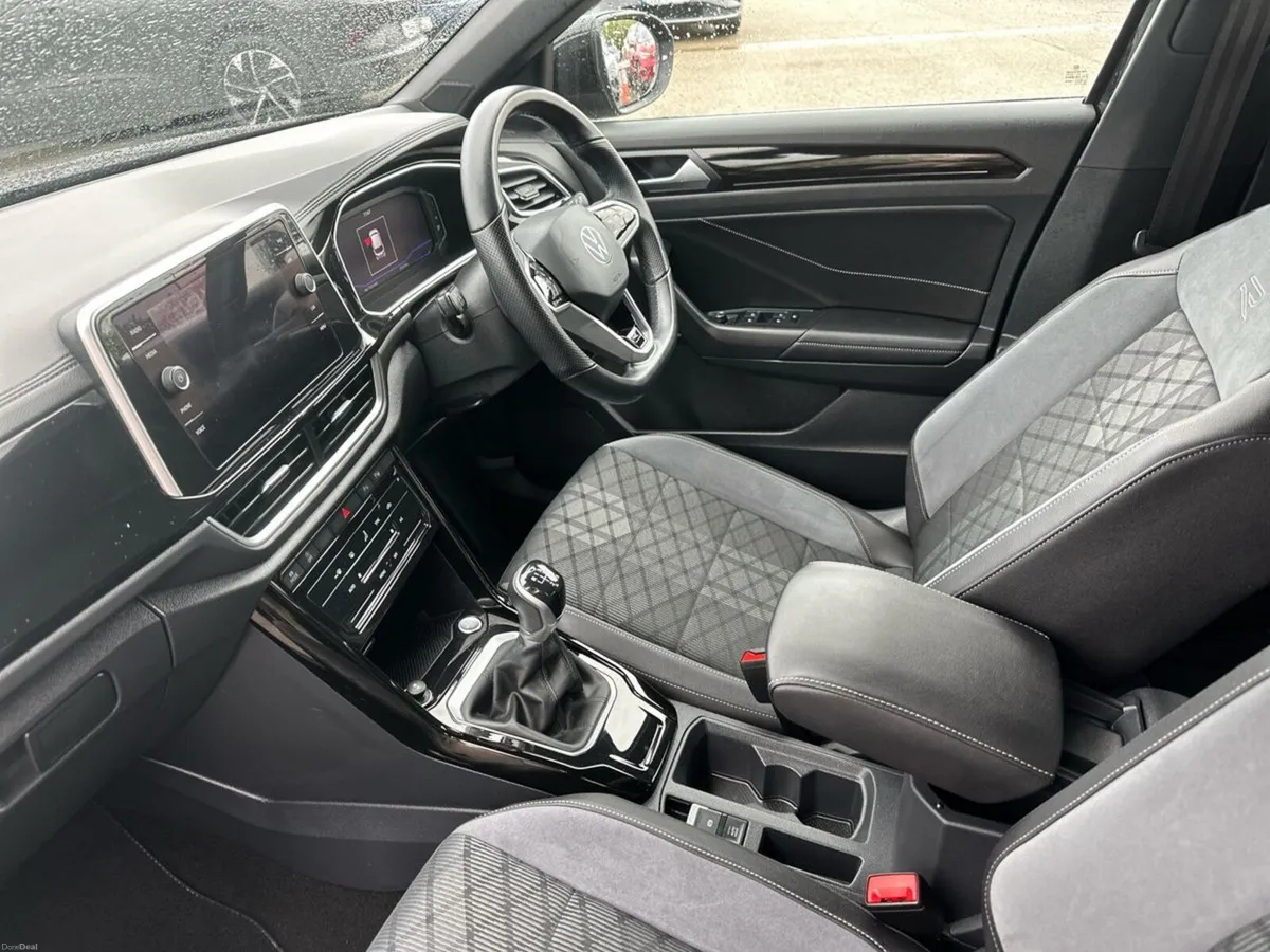 Volkswagen T-Roc R-LINE 1.0TSI 110HP MANUAL - Image 3