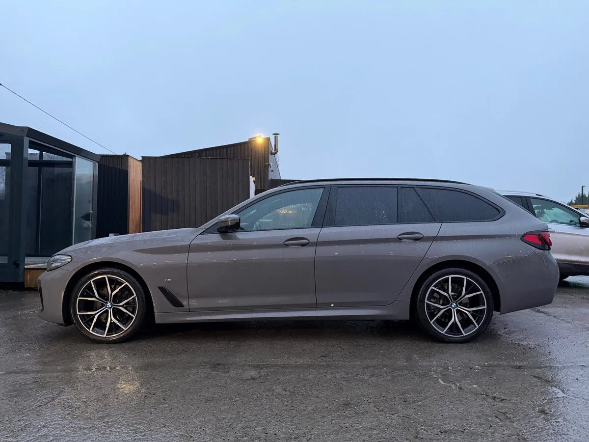 BMW 520d MHT M-Sport Touring LCI - Image 2