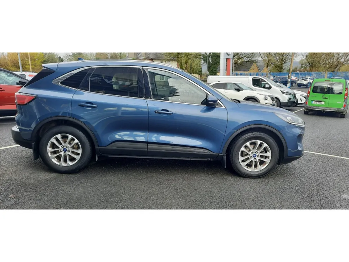 Ford Kuga TITANIUM 5DR 1.5 TD 120 S6.2 M6 F - Image 4