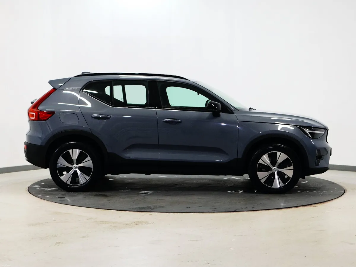 *81* 2023 Volvo XC40 1.5 recharge t4 plus - Image 3