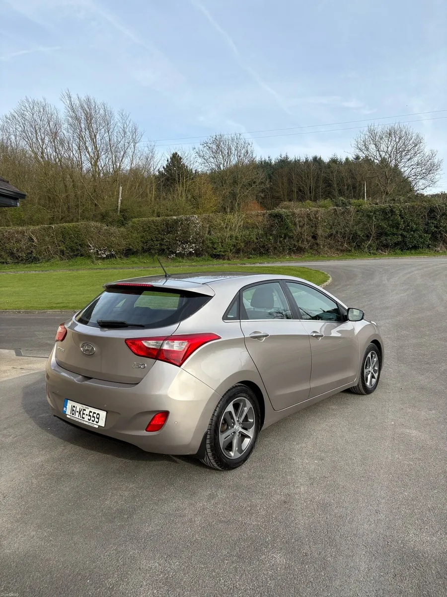 Hyundai i30 (deluxe) - Image 4