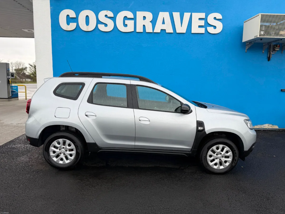 Dacia Duster Comfort 4X2 5DR * REVERSING CAMERA / - Image 2