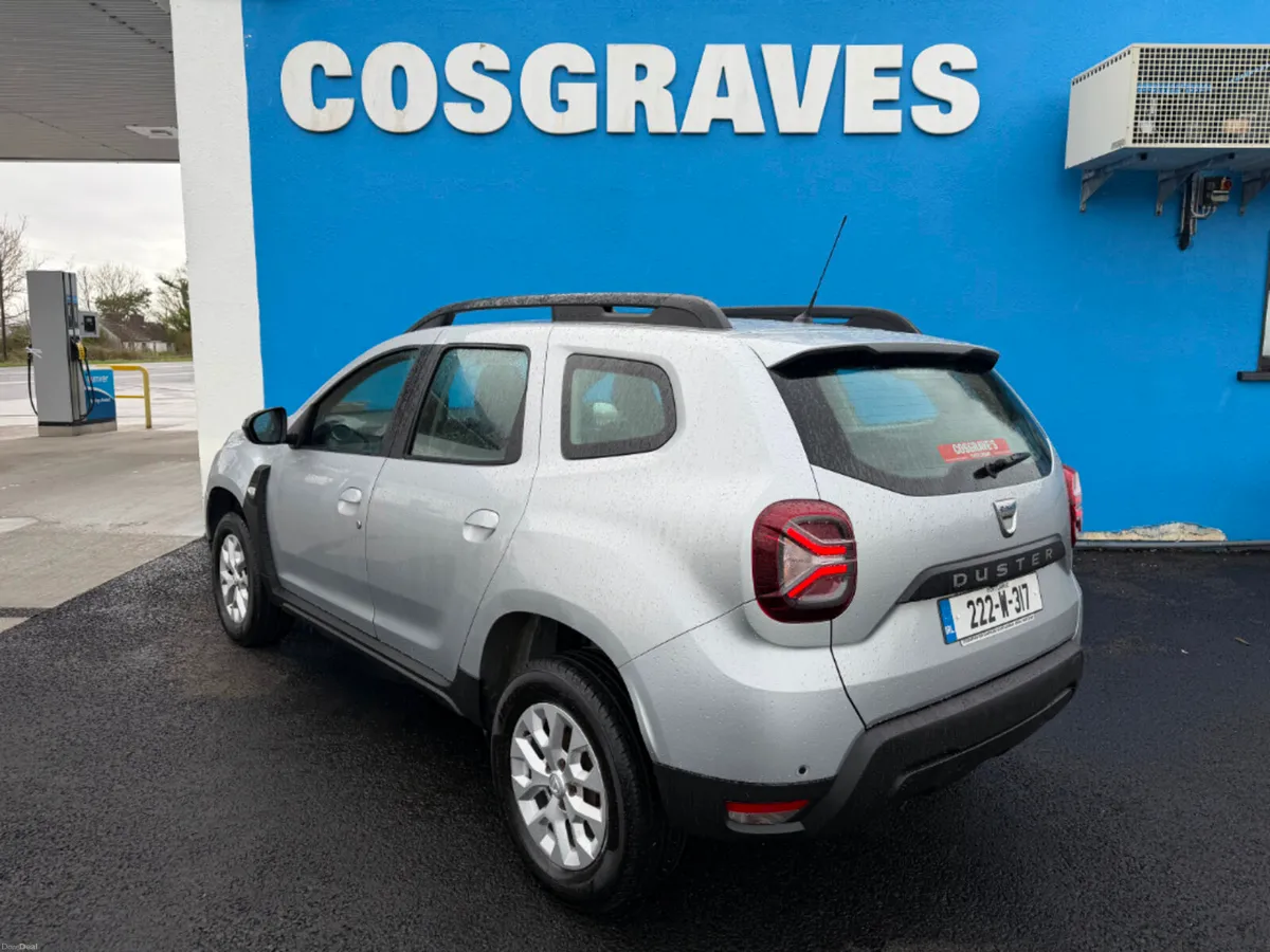 Dacia Duster Comfort 4X2 5DR * REVERSING CAMERA / - Image 4