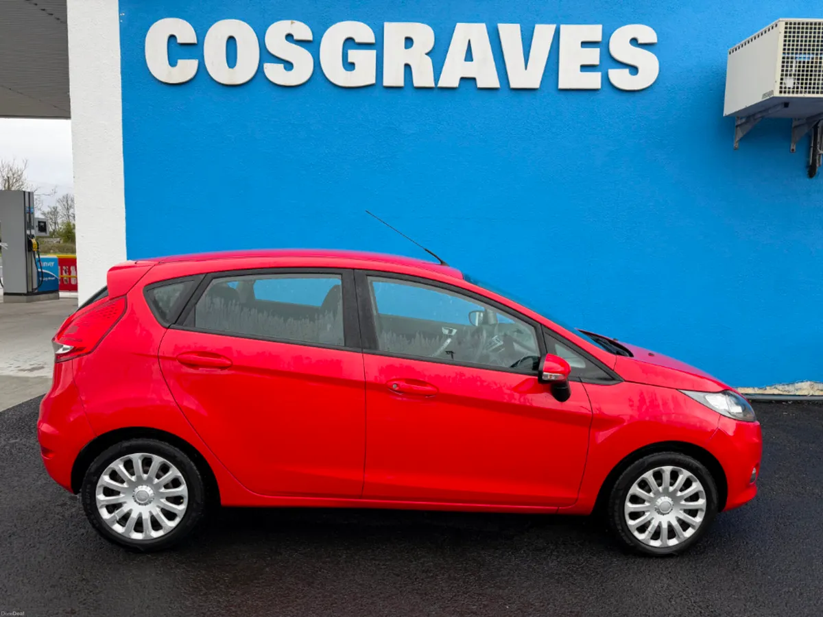 Ford Fiesta 1.25 Edge 82PS 5DR * BLUETOOTH / AIR C - Image 2
