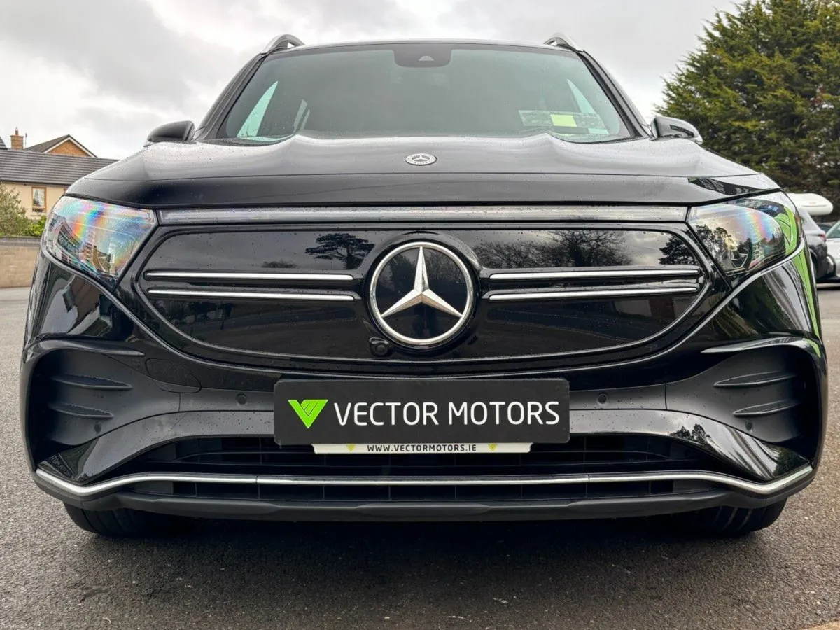 Mercedes-Benz EQB AMG LINE 300 4MATIC - Image 3