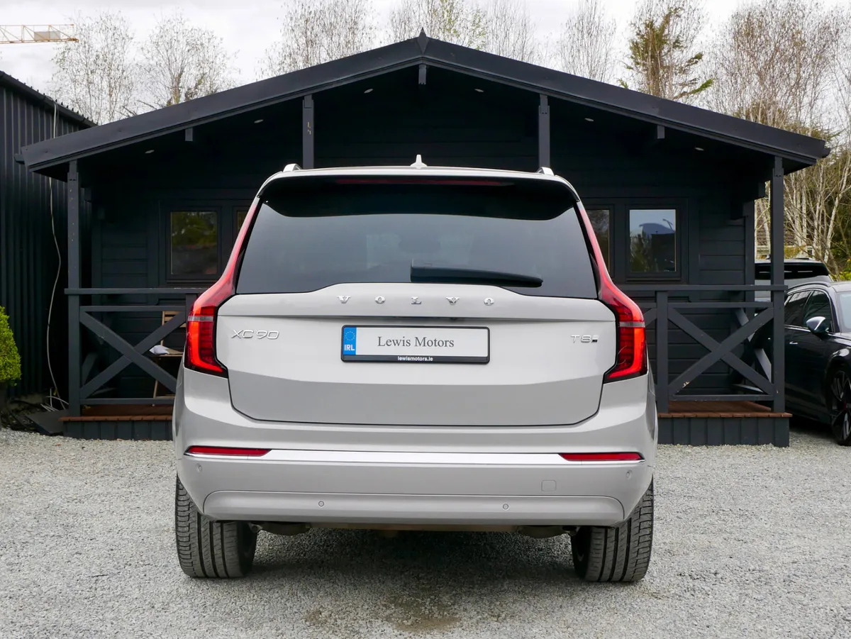 2025 Volvo XC90 T8 Ultra Bright Theme - Image 5