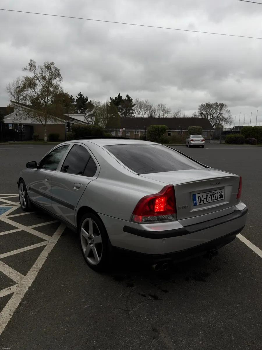 Volvo S60R Manual AWD 300bhp - Image 4
