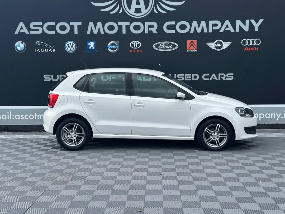 Volkswagen Polo Automatic TSI - Image 4