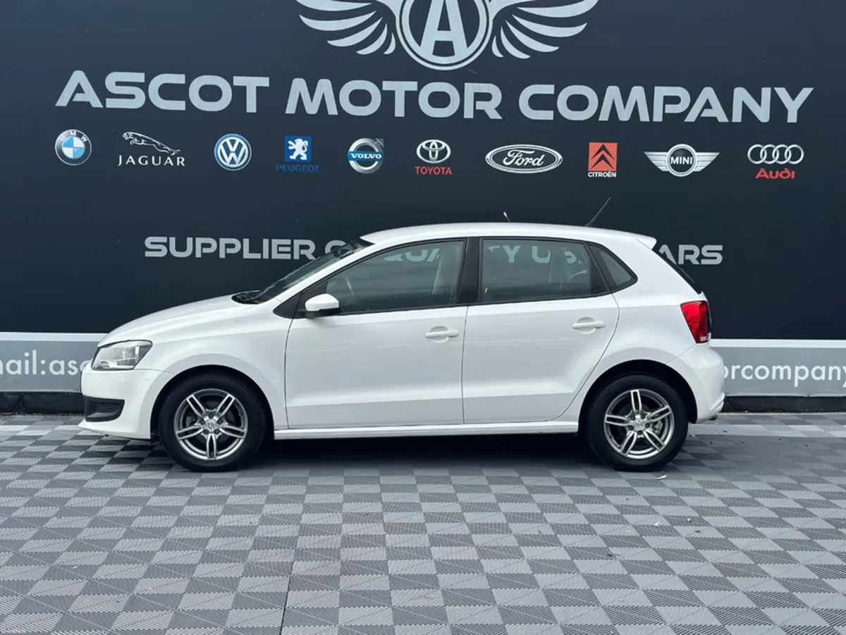 Volkswagen Polo Automatic TSI - Image 3