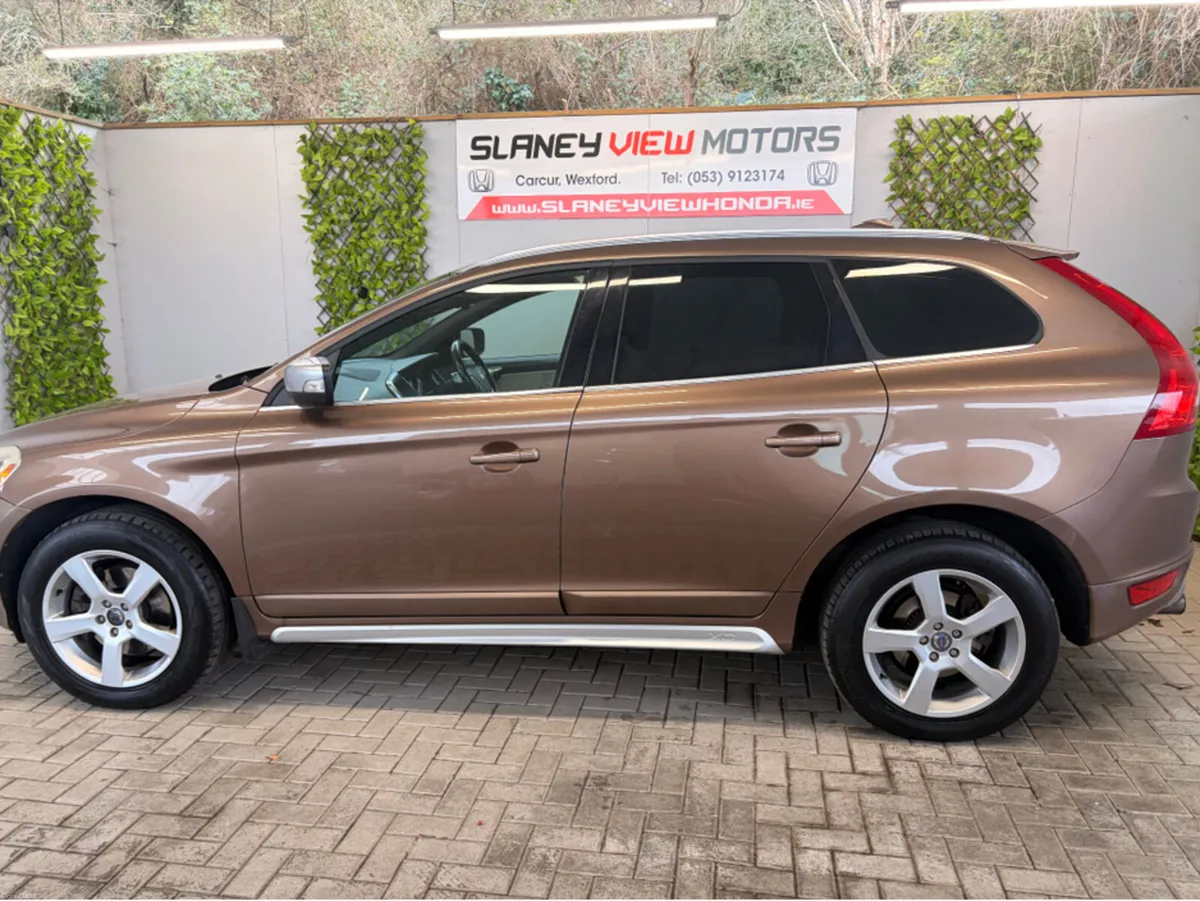 Volvo XC60 D4 163BHP R-DESIGN 5DR D3 - Image 1