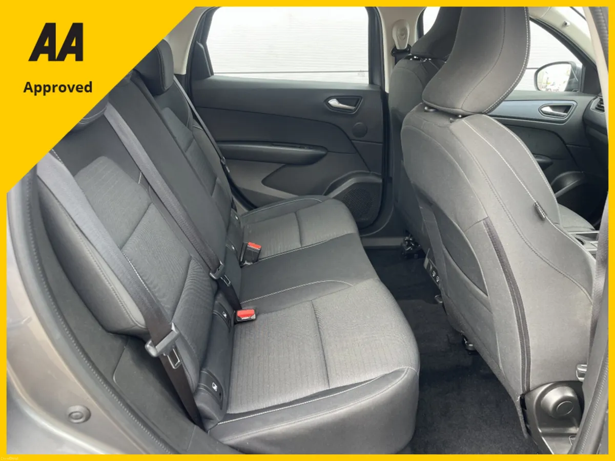 Renault Arkana ICONIC E-TECH HEV FREE DELIVERY - Image 6