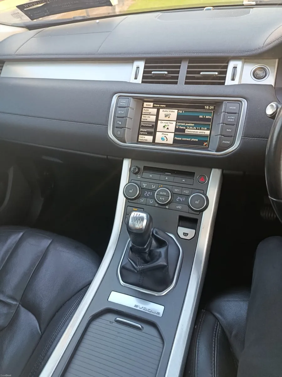 Land Rover Tax 280 low km - Image 4