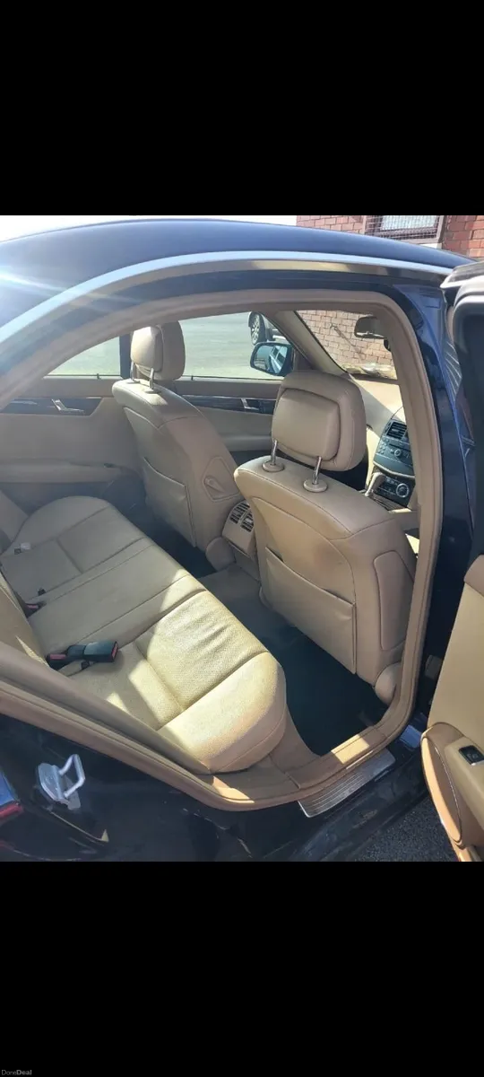 Mercedes-Benz C-Class 2008 - Image 2