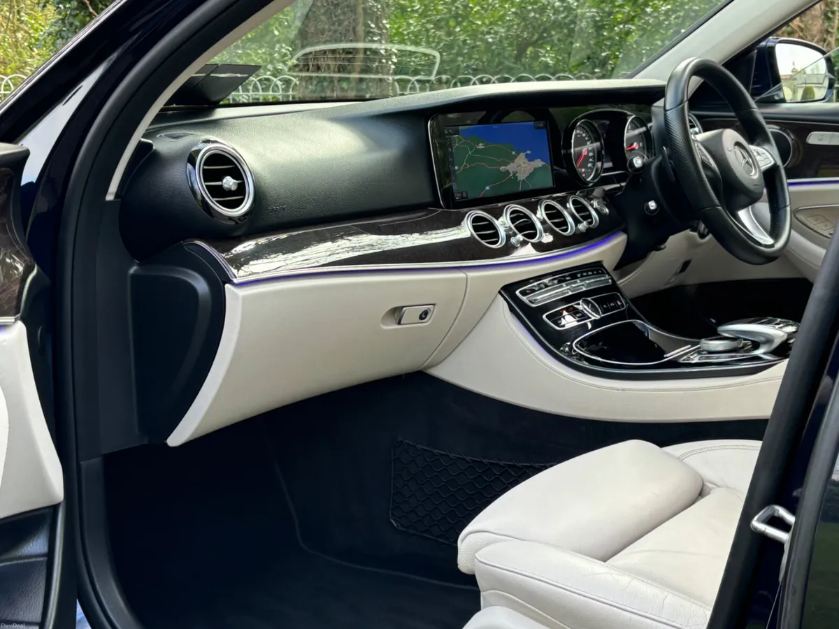 Mercedes-Benz E200d AMG LINE 2018 - Image 6