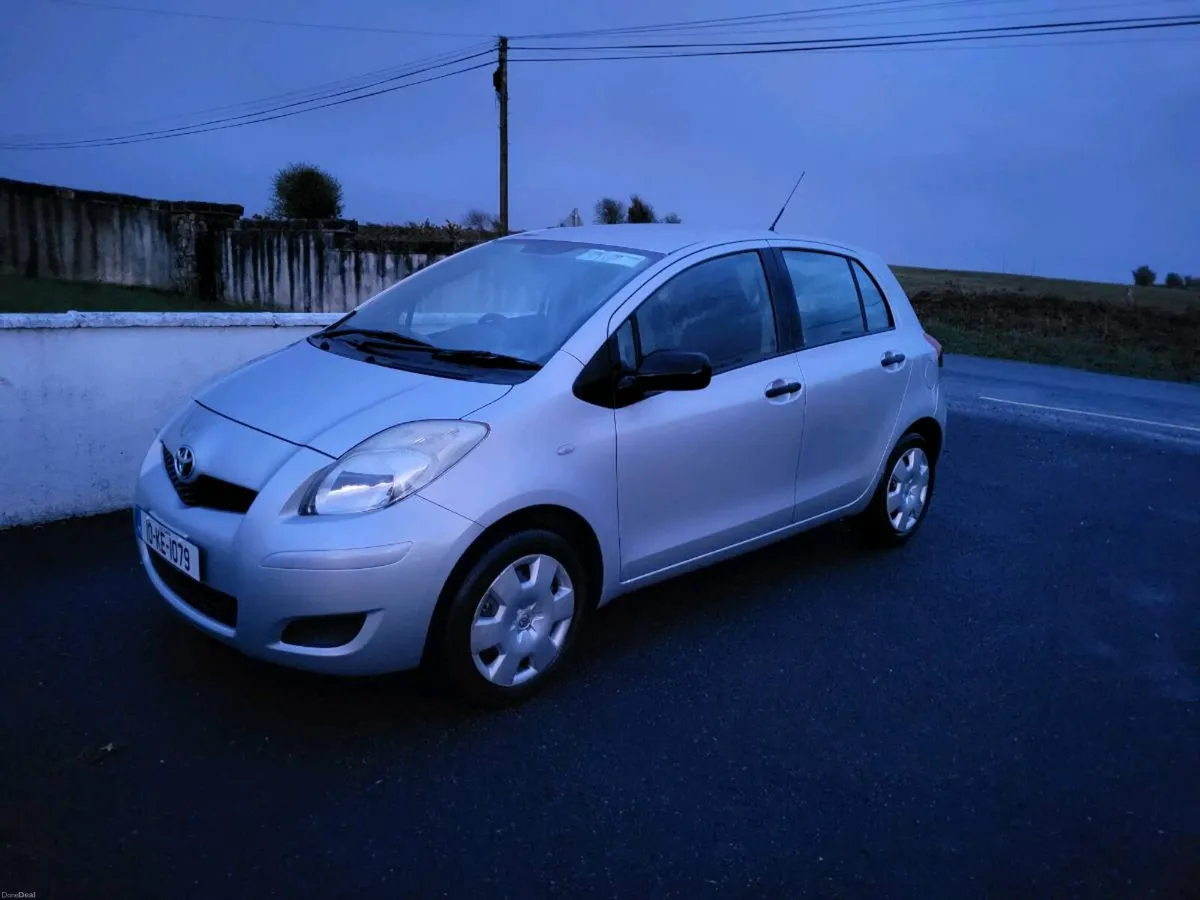 Toyota yaris *low kms* - Image 4