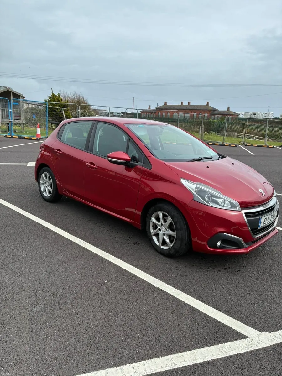 Peugeot 208 2016 - Image 1