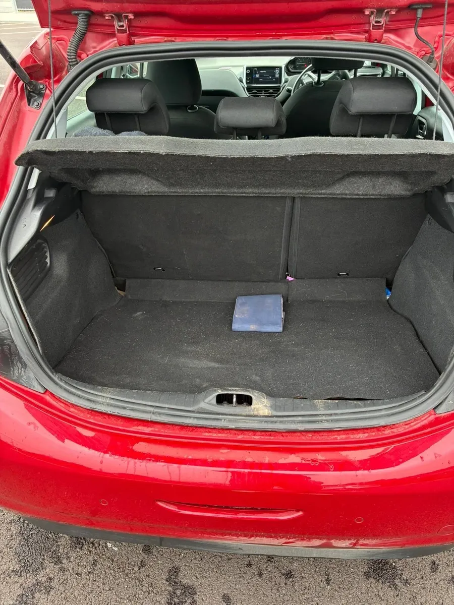 Peugeot 208 2016 - Image 4
