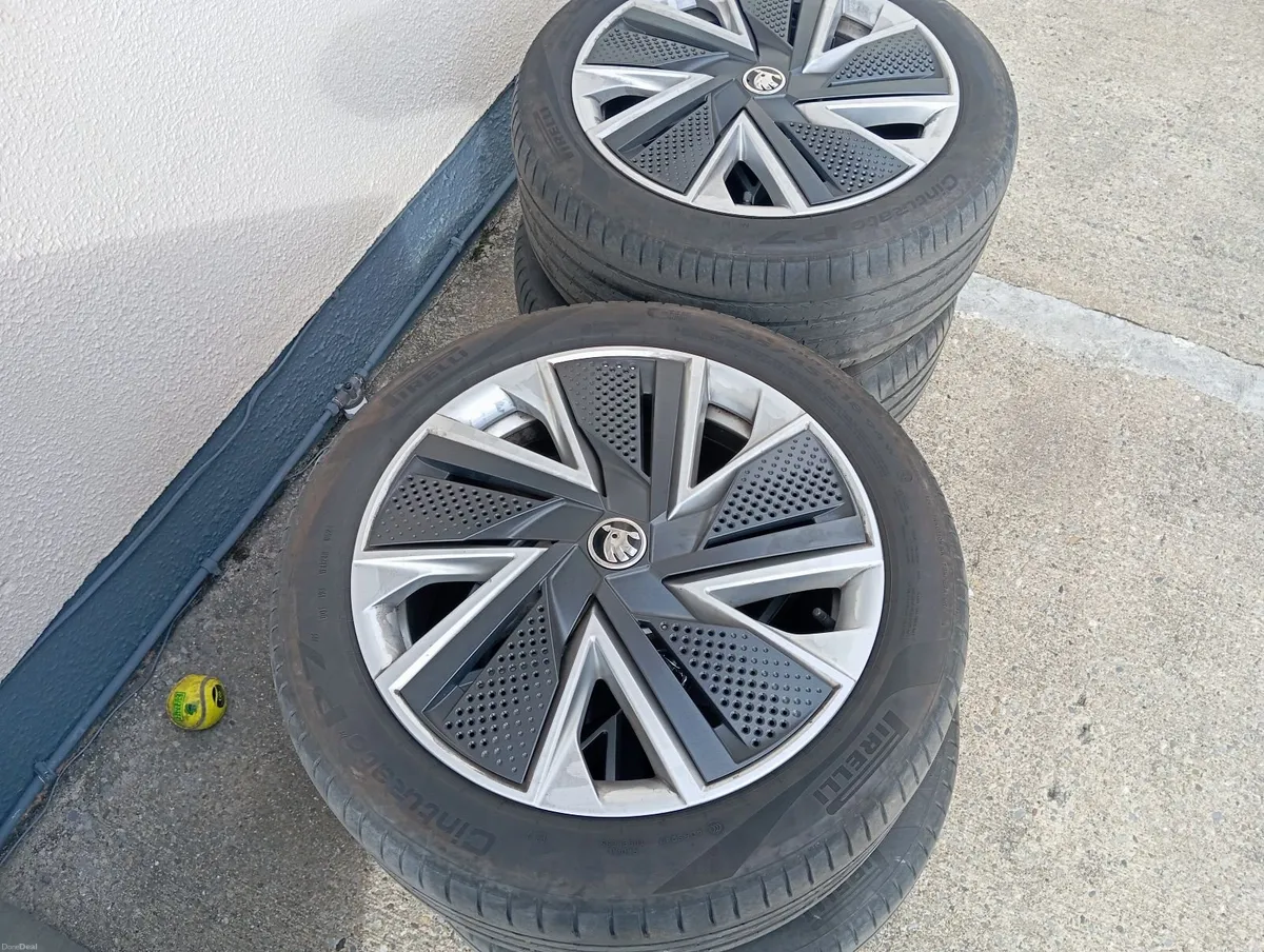 Skoda Superb 2024 - Image 1