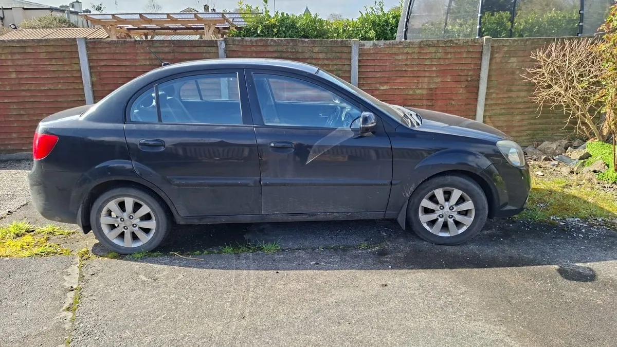 Kia Rio 2010 - Image 1