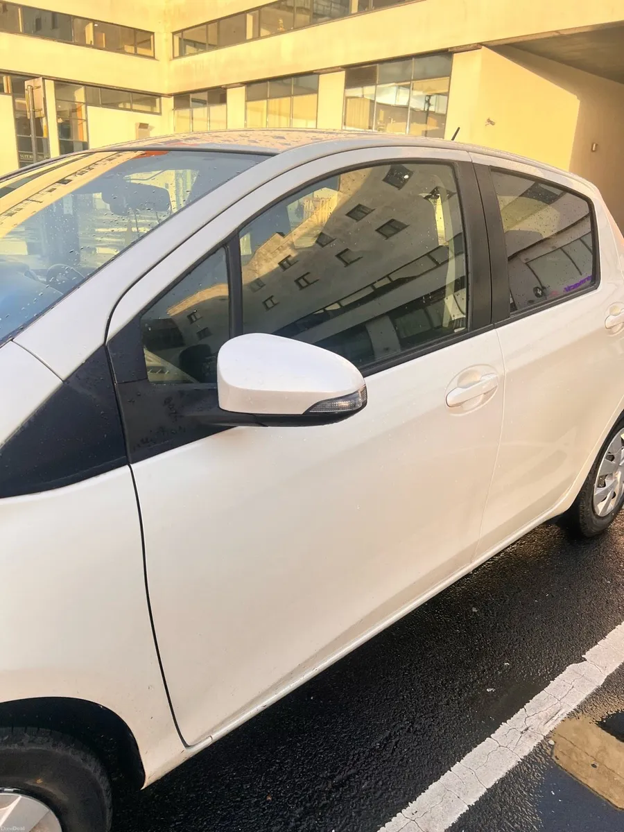 2016 Automatic Toyota Vitz / Yaris - 39,000 KM - Image 3