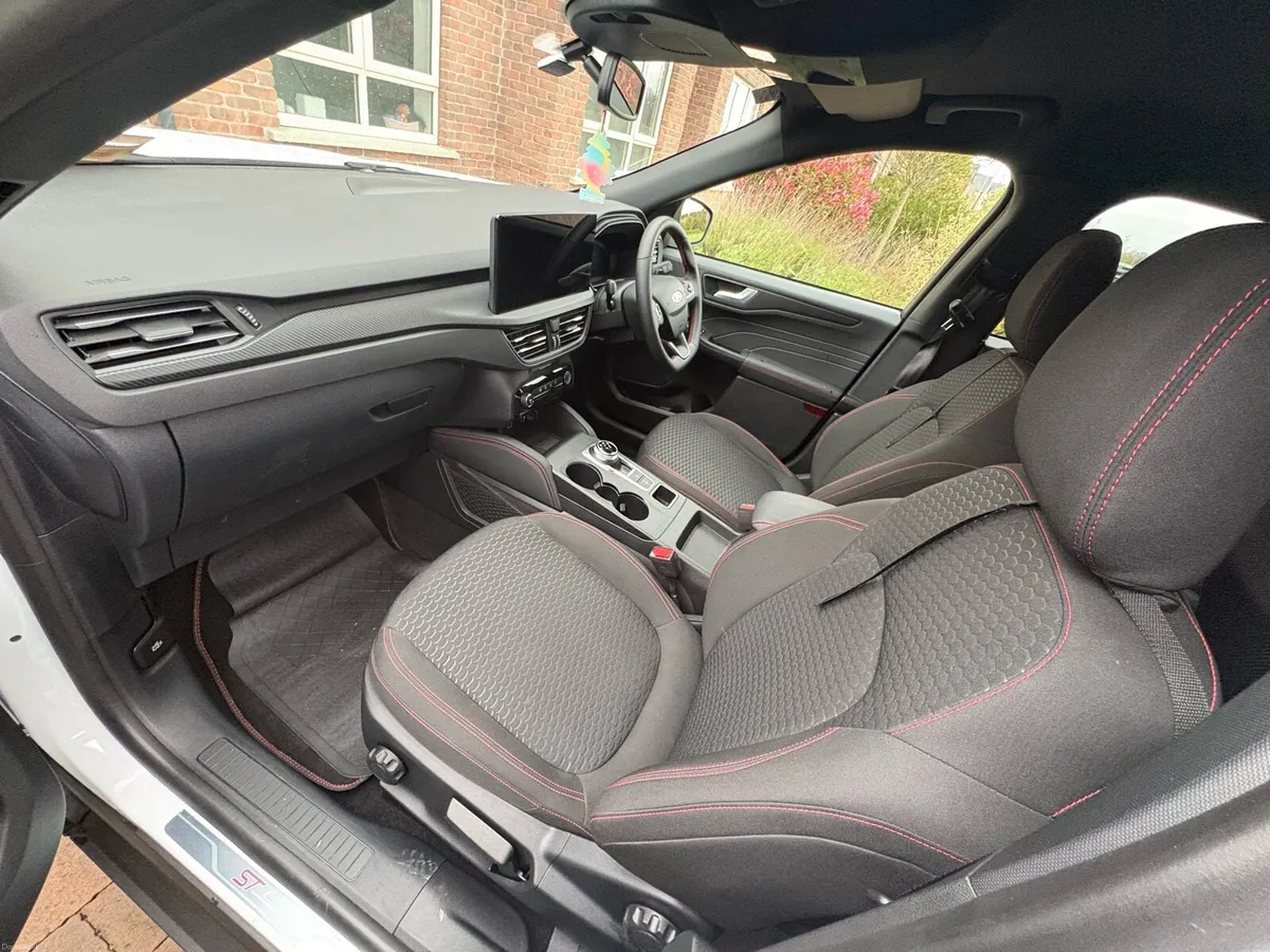 252 Ford Kuga St Line PHEV with Winter Pack - Image 2