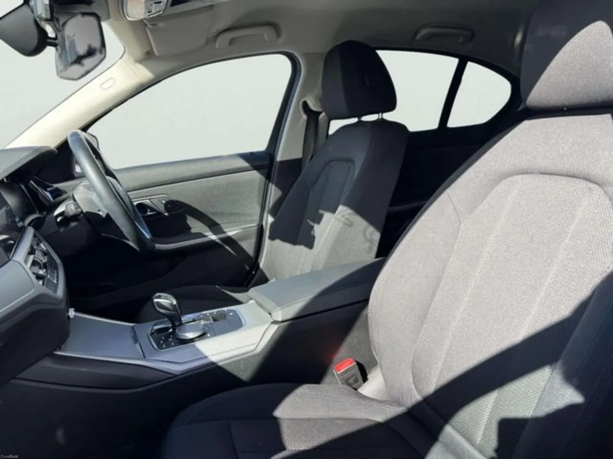 BMW 3-Series XDRIVE 4WD - Image 4