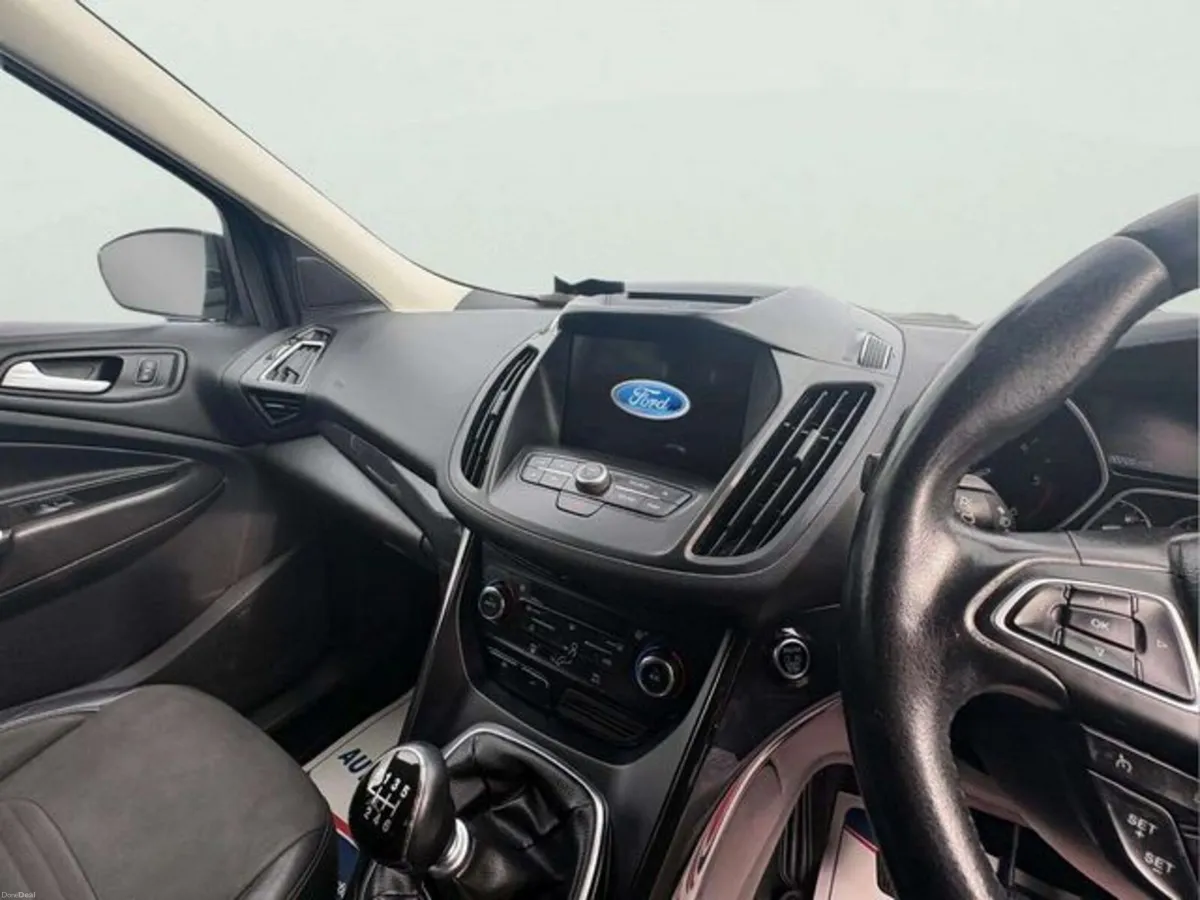 Ford Kuga Titanium 1.5 TDCI 120PS FWD 4D - Image 2