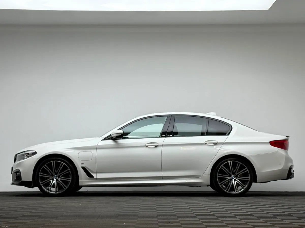 BMW 5-Series 530E M SPORT - Image 4