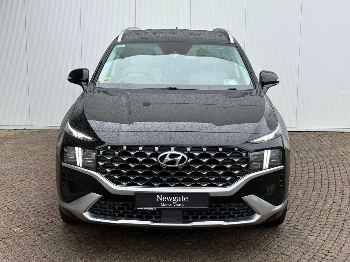 Hyundai Santa Fe Executive Plus 2WD DCT 5DR AUT - Image 2