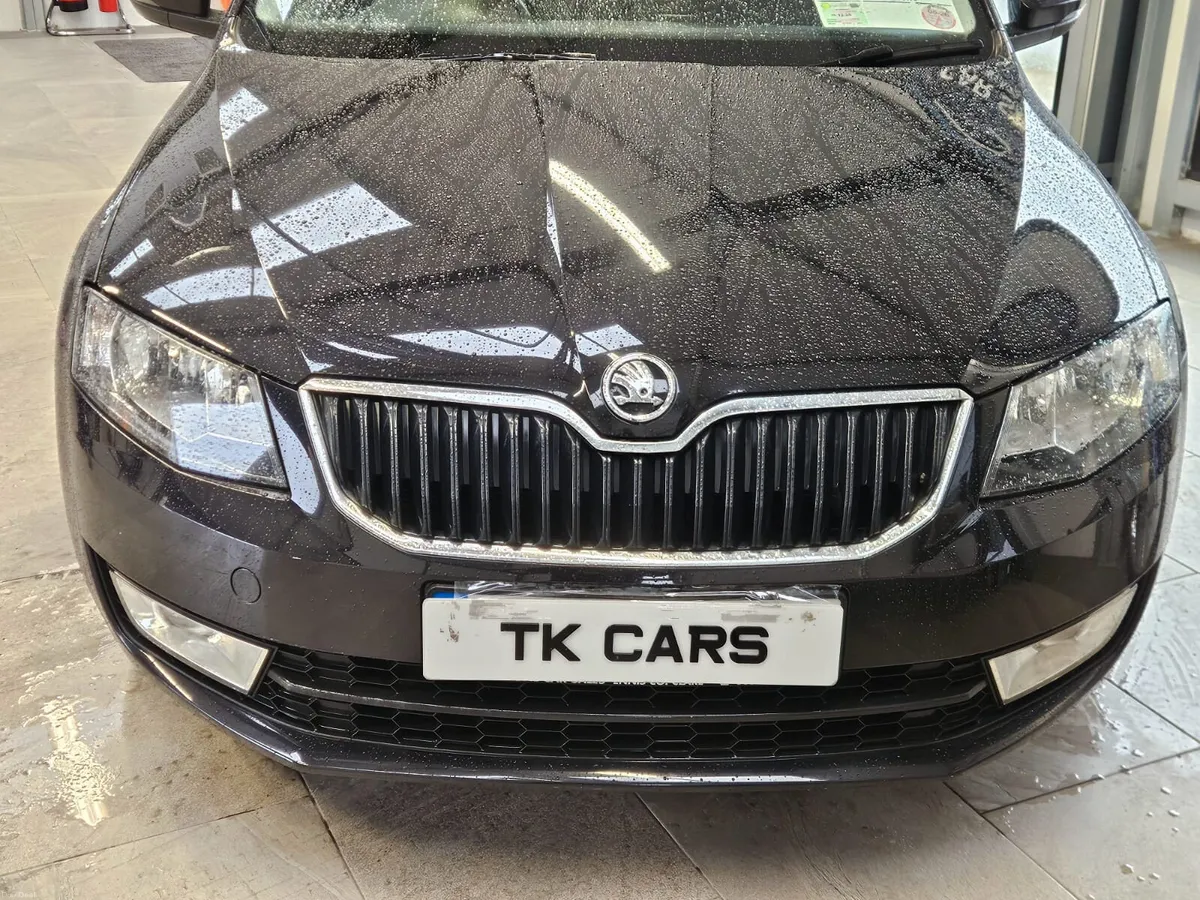 15 SKODA OCTAVIA 1.2 PETROL - Image 4