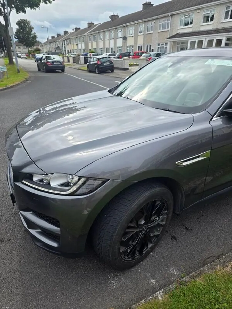 2019 Jaguar F- Pace - Image 2