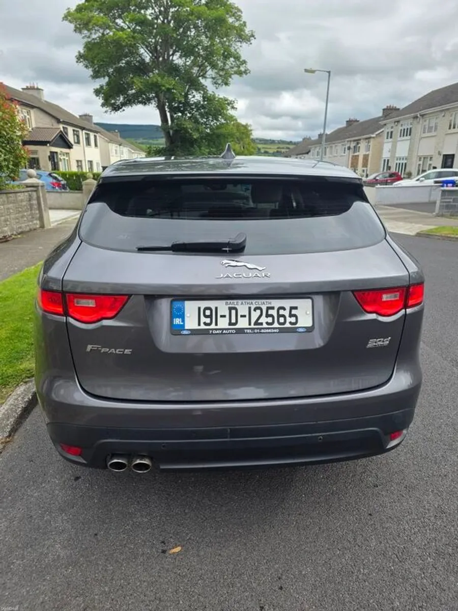 2019 Jaguar F- Pace - Image 4